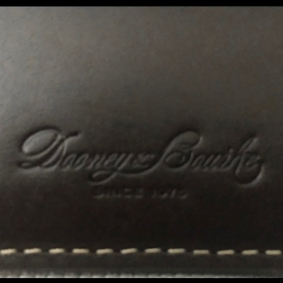 Dooney & Bourke T’Moro Brown Leather Card Holder Sample. Great stocking stuffer! - Picture 2 of 10